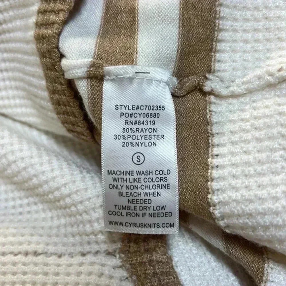 Cyrus Cowl Neck Cream Sweater Size S - Picture 4 of 4